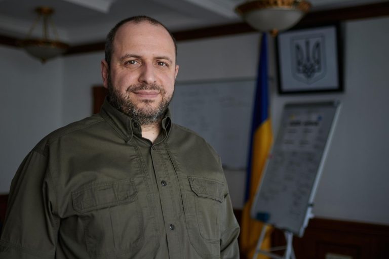 Умеров не тікав з України: правда про його поїздку до США