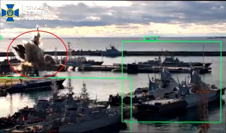СБУ вперше в історії підірвала російський підводний човен у Новоросійську