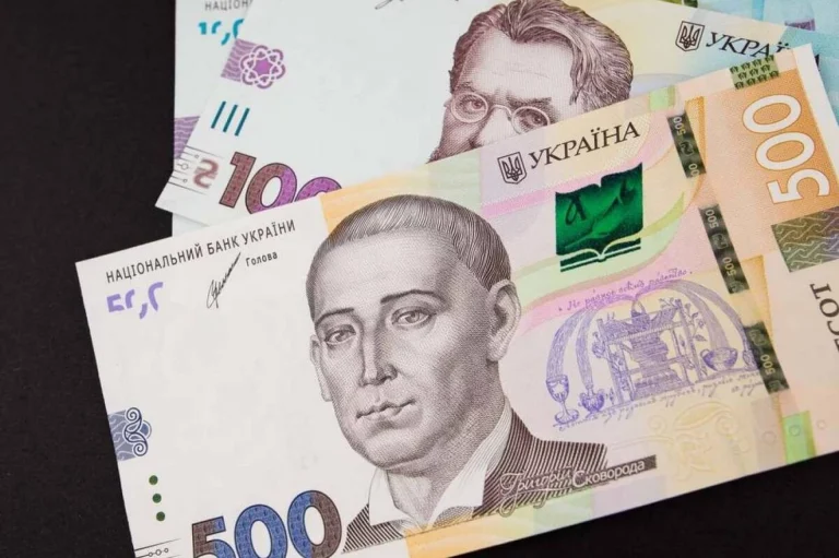 Виплати 1500 грн українцям: хто отримає