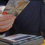 ПриватБанк може списувати кошти з карток