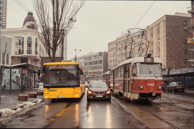 Автобус 11 Київ: маршрут, зупинки та розклад руху