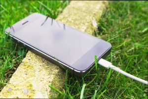 Чому тепло вбиває батарею смартфона: фізика процесу