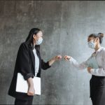 Як привітати колегу на роботі: етикет і фрази